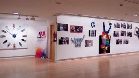 Las fotos de Ricardo Ferrero y los elementos creativos forman parte de la exposición