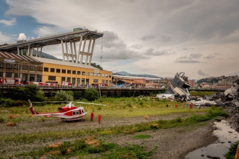 El puente que se derrumbó en Génova (Italia) dejando decenas de víctimas mortales entre los escombros.