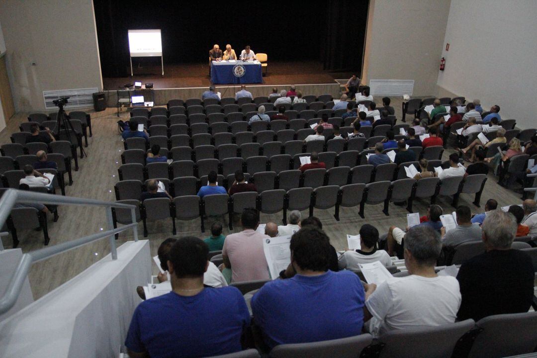 Imagen de la asamblea de socios del Xerez DFC