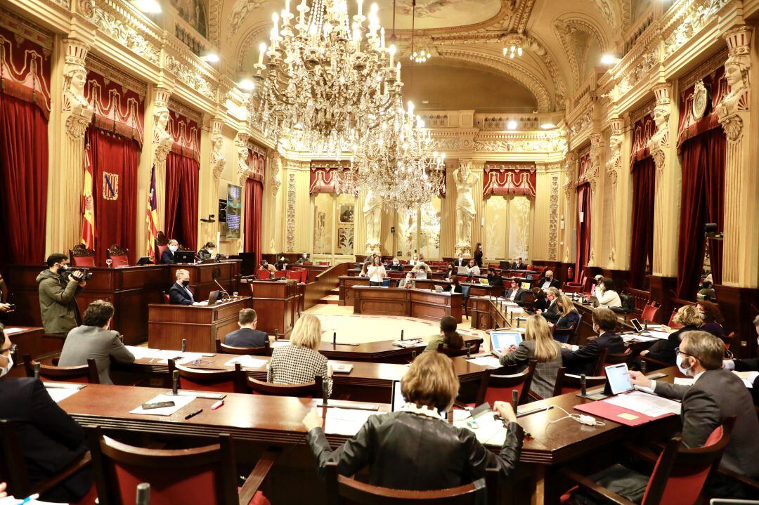Imagen del pleno del Parlament Balear este martes