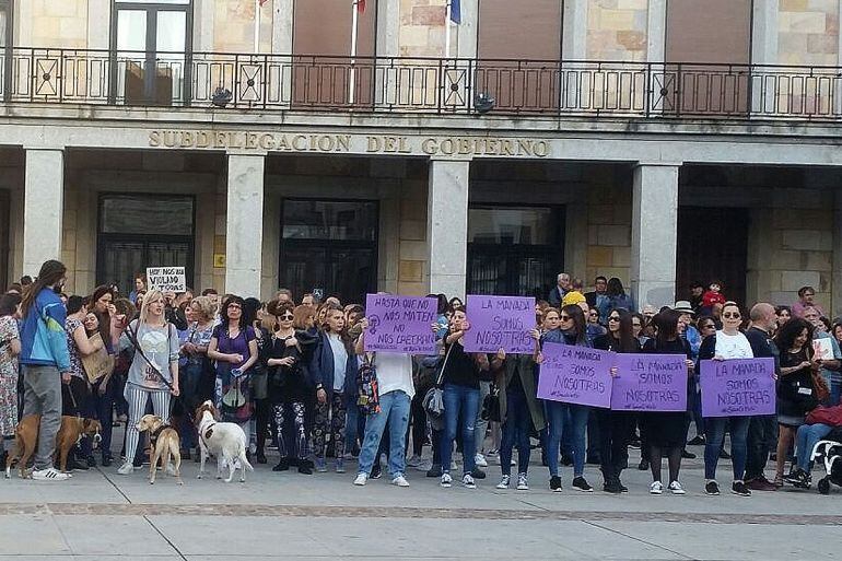 Concentración en la capital contra la sentencia del &quot;Caso La Manada&quot; en la Plaza de la Constitución de la capital