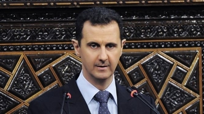 La presión contra el presidente de Siria, Bashar a Asad sigue aumentando, la Liga Árabe ha pedido su renuncia para lograr la paz en el país y facilitar un proceso de transición.