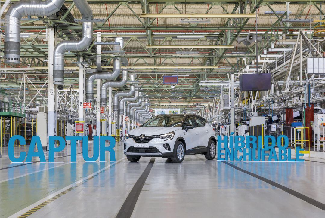 Imagen del Captur híbrido enchufable que se fabrica en Valladolid