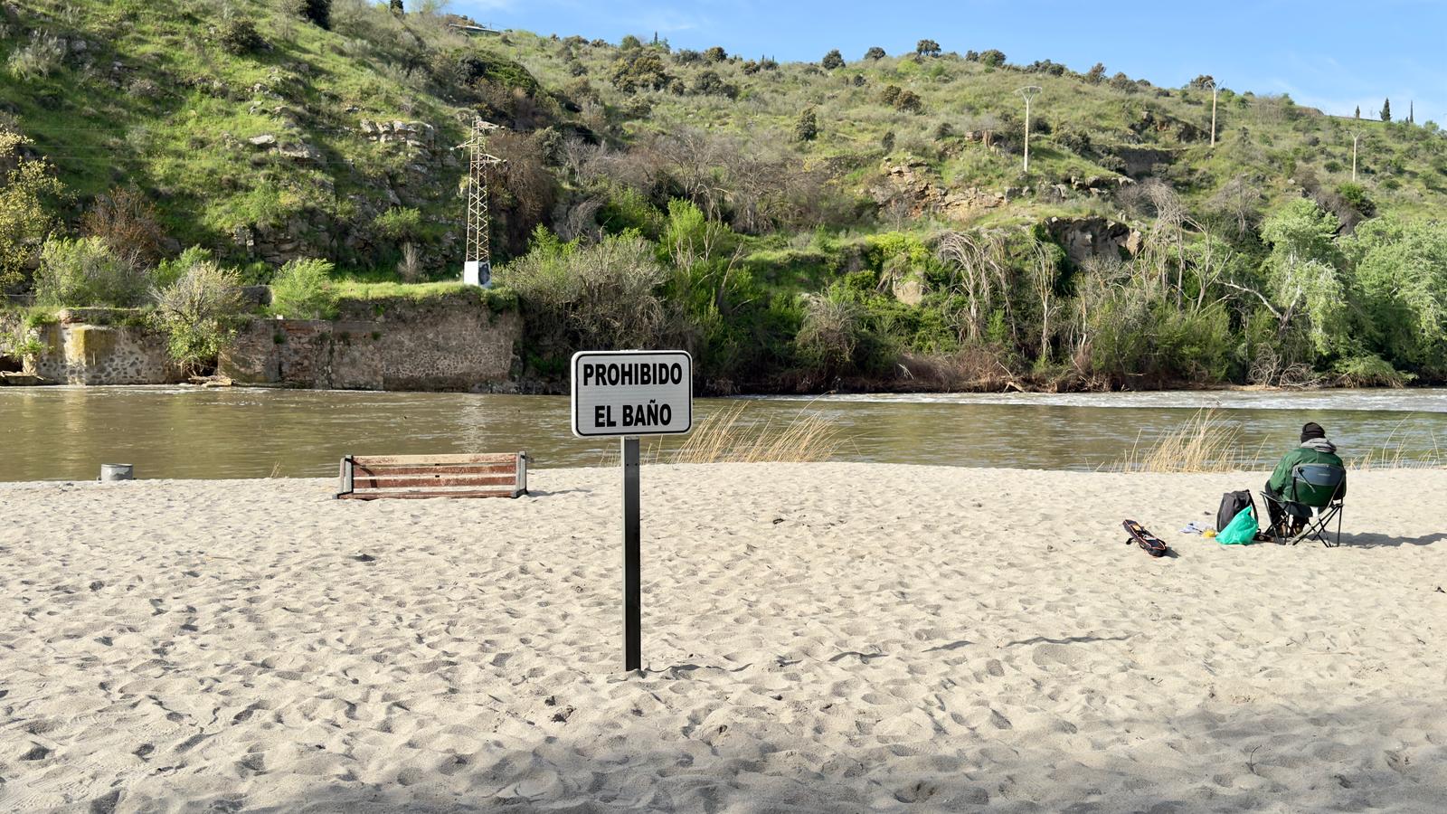 Imagen de la playa conformada tras la crecida del río Tajo en Toledo