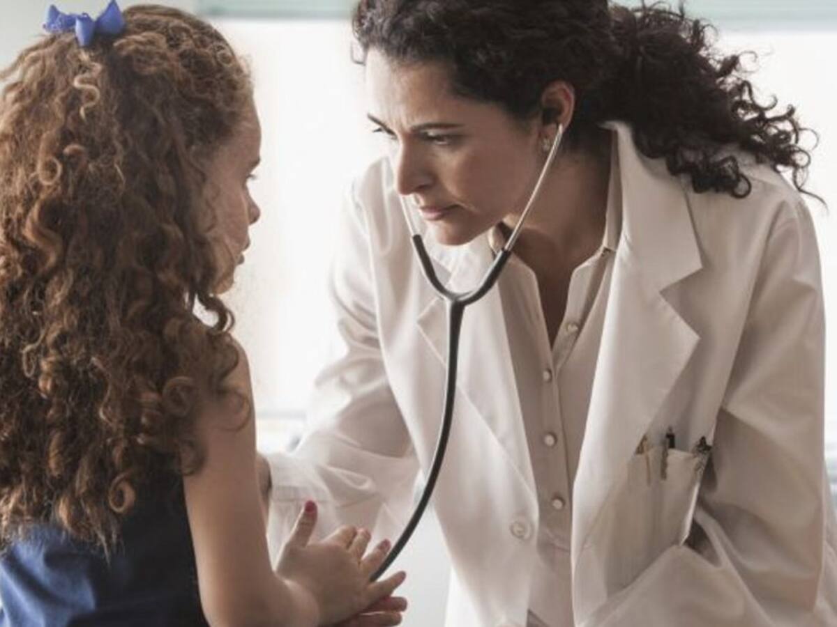 Los pediatras valencianos atienden casi el doble de niños de lo recomendado