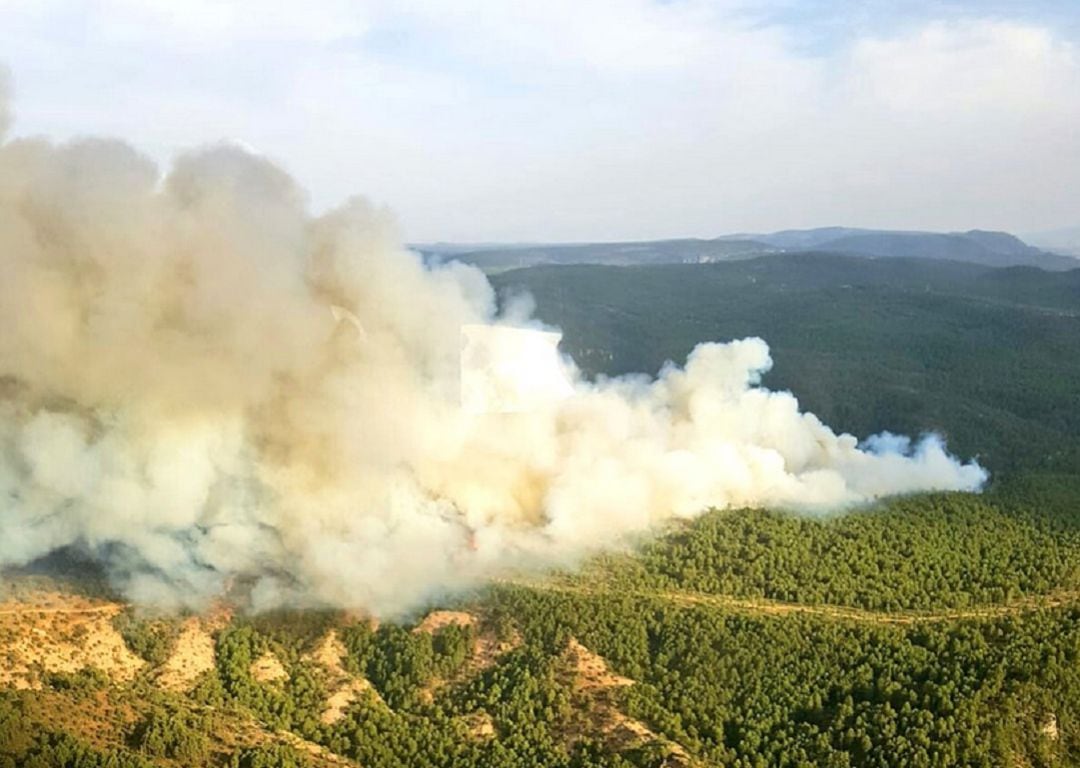 Imágen aérea del incendio de Carrascosa