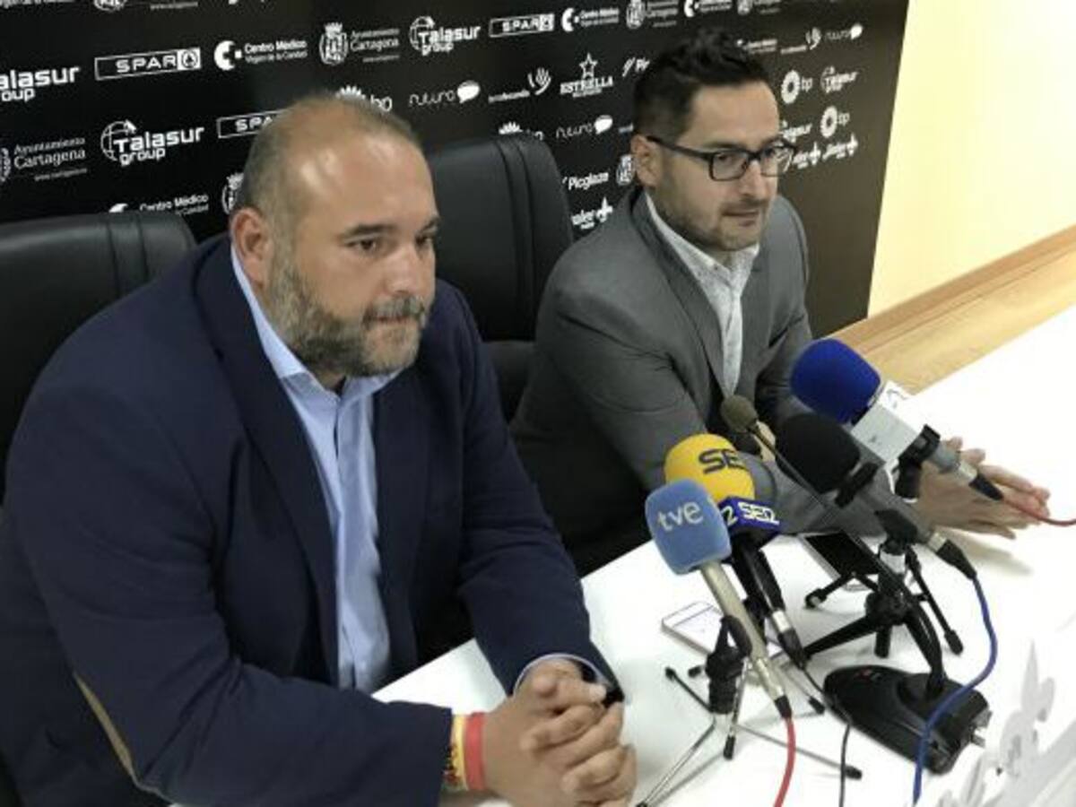 Sánchez Breis atiza en Twitter a los críticos con Monteagudo y el Efesé