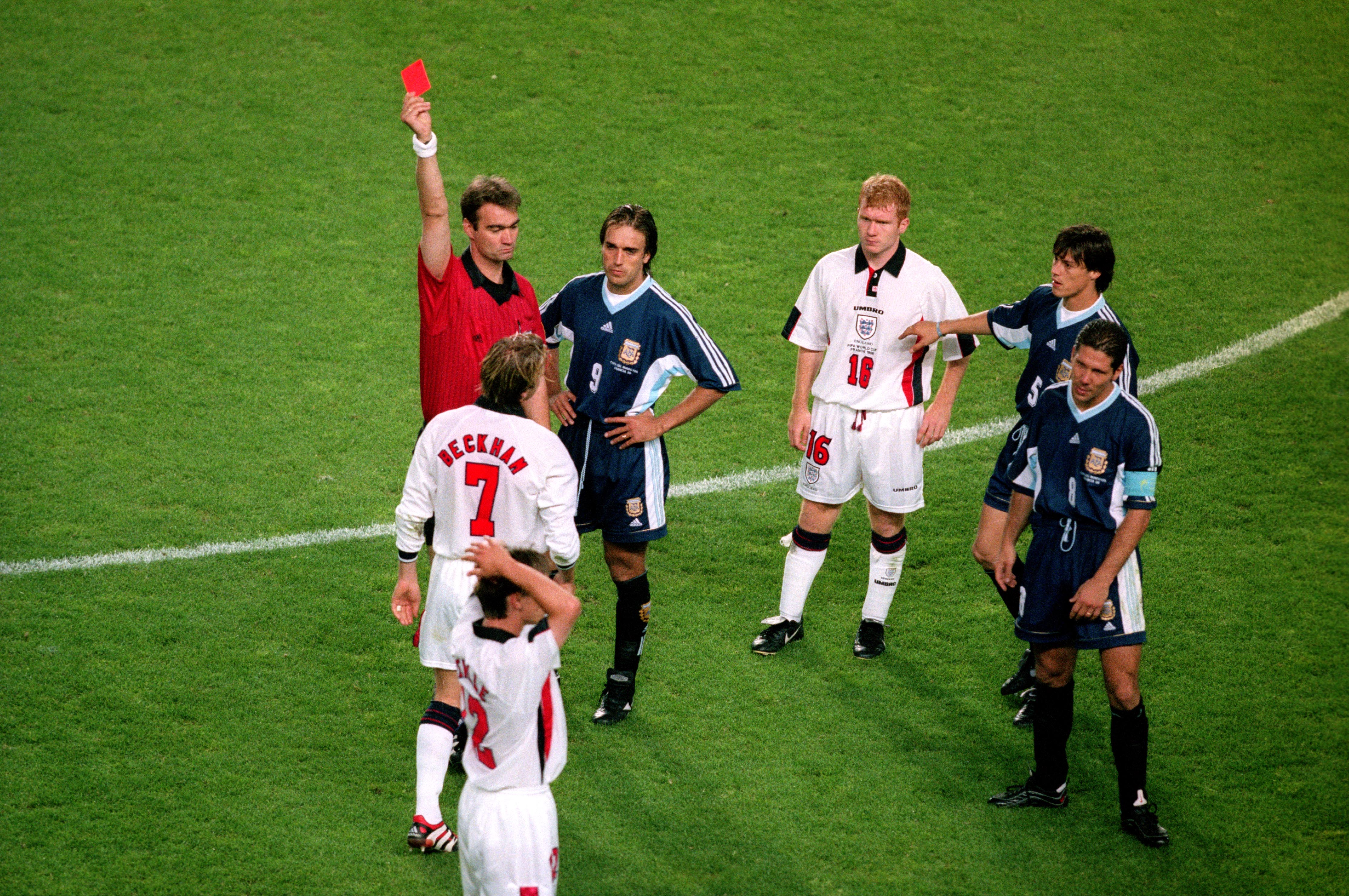 30 June 1998, Saint-Etienne, FIFA World Cup - Argentina v England - Match Referee, Kim Milton Nielsen shows David Beckham of England a red card. (Photo by Mark Leech/Offside via Getty Images)