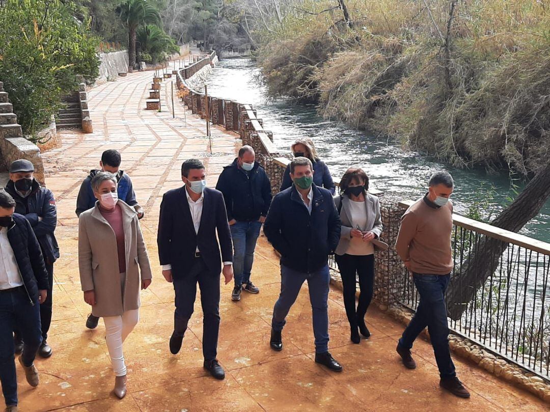 Visita de las autoridades a la zona donde se han llevado a cabo las actuaciones