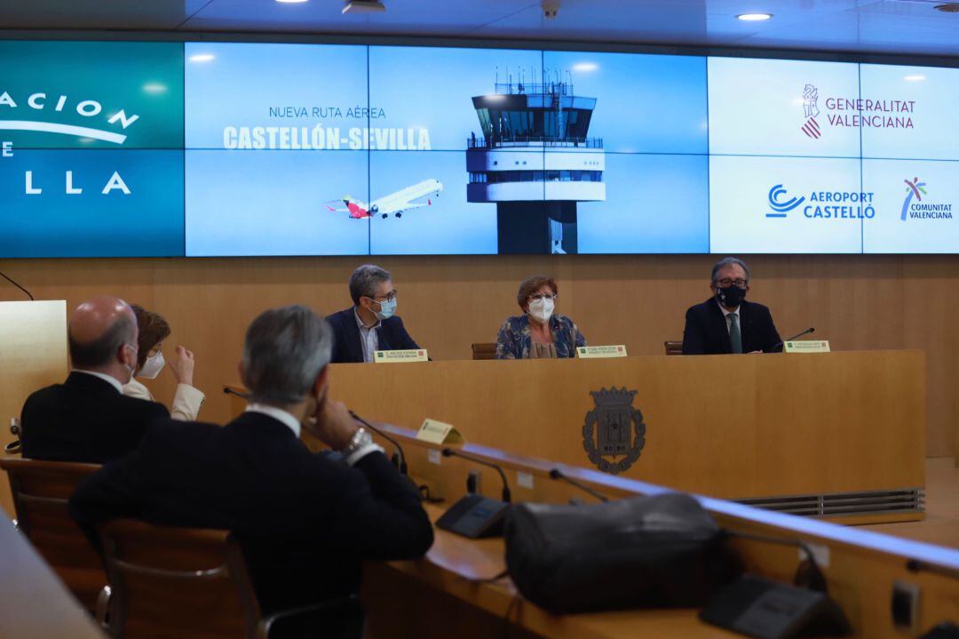 Acto institucional de presentación de la nueva ruta aérea Sevilla-Castellón