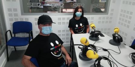 Yolanda de la Cruz y Miguel Ángel Márquez , en los estudios de Radio Puertollano Cadena SER