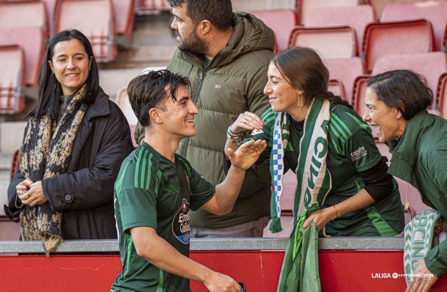 Aitor Buñuel, tras la victoria del Racing en El Molinón ante el Sporting (foto: LaLiga Hypermotion)