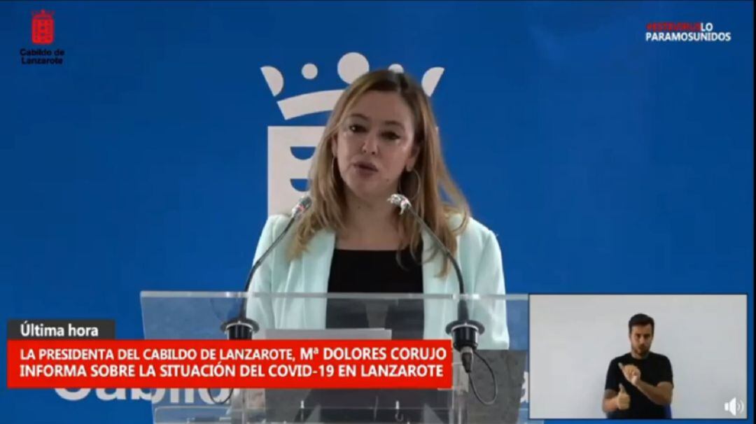 La presidenta del Cabildo de Lanzarote, María Dolores Corujo, durante la rueda de prensa.