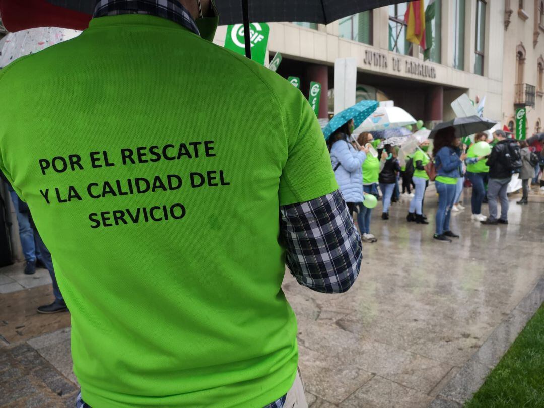 Profesionales de Salud Responde y 061 ya no pueden aguantar más las condiciones que impone la empresa Ilunión, concesionaria de los servicios dependientes de la Junta de Andalucía