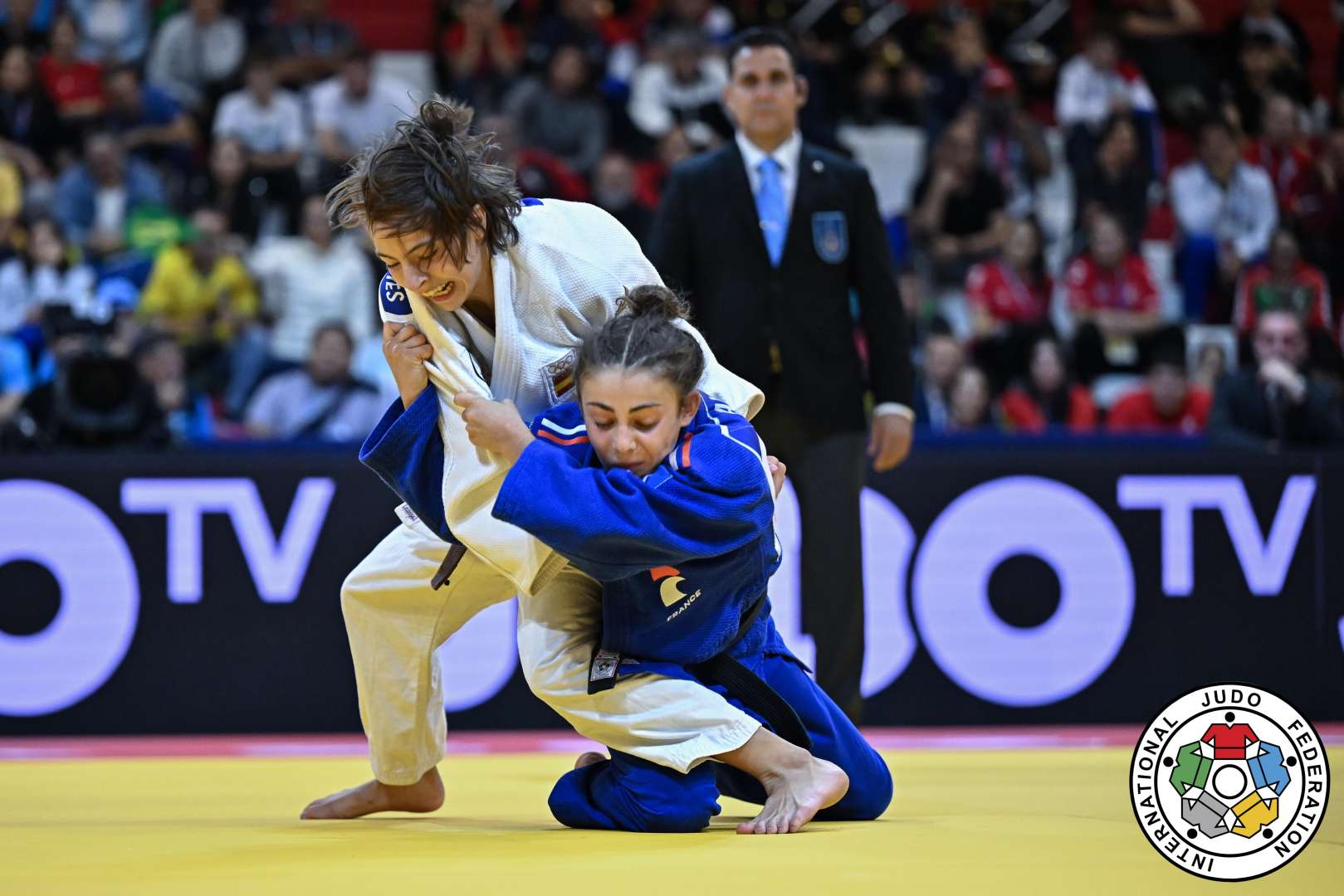 Aiora Martín Carriches durante una competición de judo