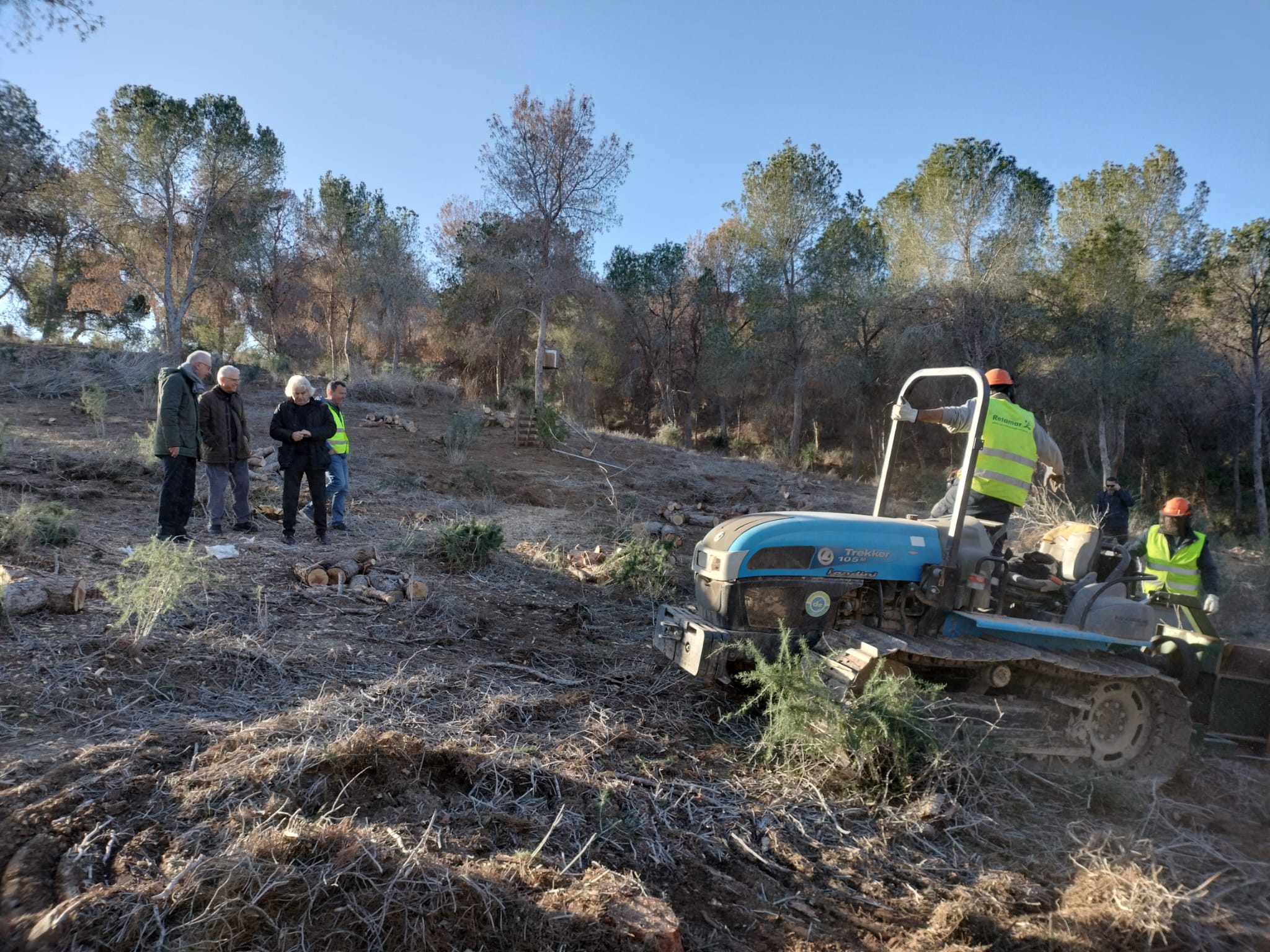 El Ayuntamiento actúa contra los efectos de la sequía y para prevenir incendios en 30 hectáreas de fincas forestales