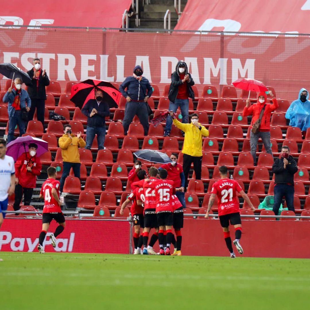 Celebración de gol de Real Mallorca ante el Zaragoza en Son Moix.