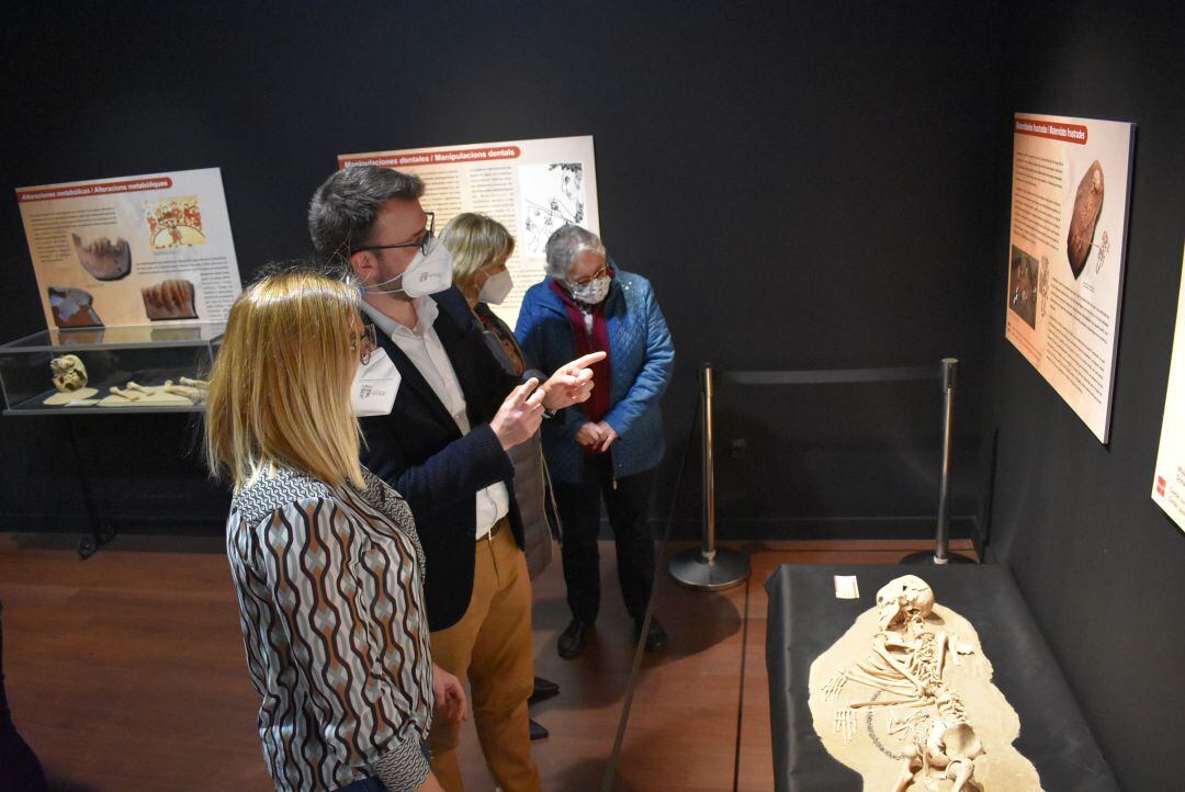 Primera exposición temporal del Museo Dámaso Navarro de Petrer 