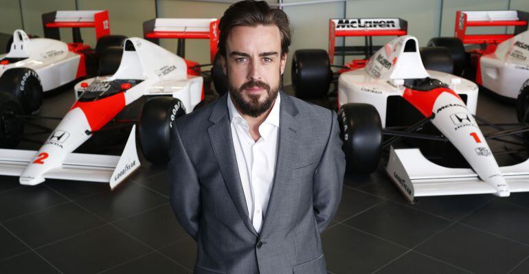 El piloto asturiano, el día de su presentación como piloto de McLaren-Honada.