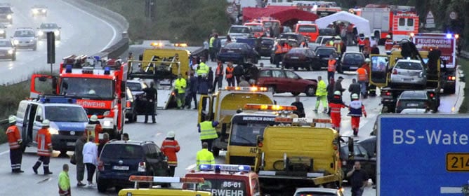 La Policía ha afirmado que la sucesión de accidentes ha sido causada por una combinación de fuertes lluvias y exceso de velocidad