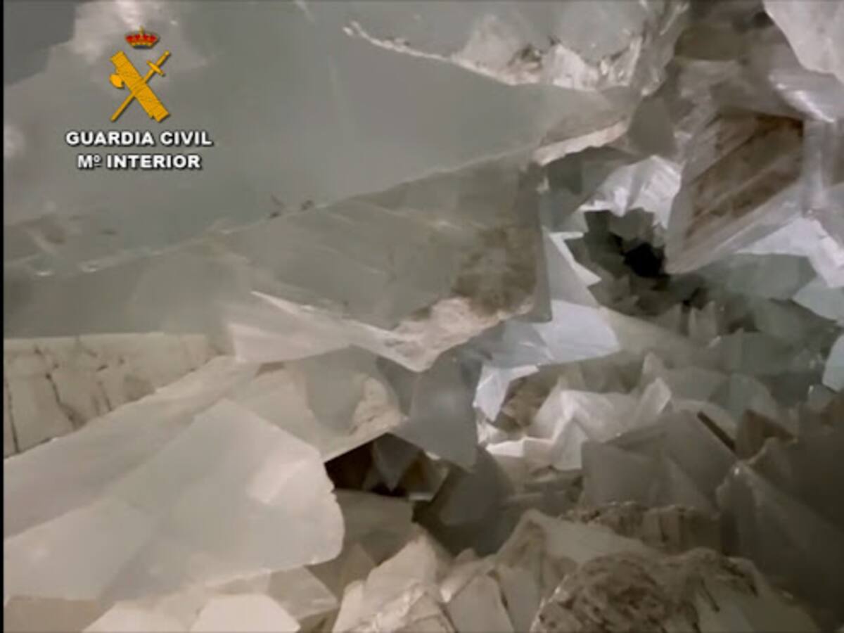 Los responsables de dañar la Geoda se colaron por un pozo y lo subieron a redes