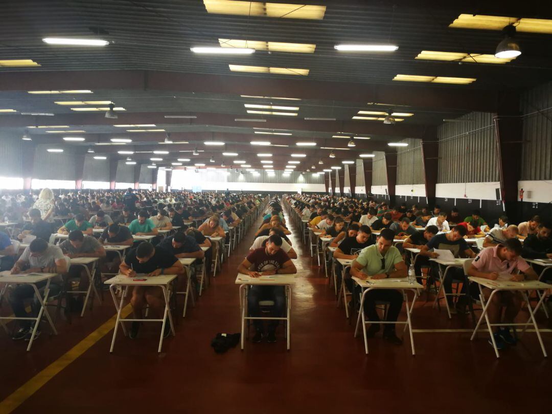 Imagen de archivo de unas oposiciones a Policía Local en Getafe en el año 2018; el examen tuvo lugar también en las instalaciones del Ejército del Aire.