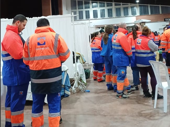 Personal sanitario en el hospital de campaña del accidente de Adamuz