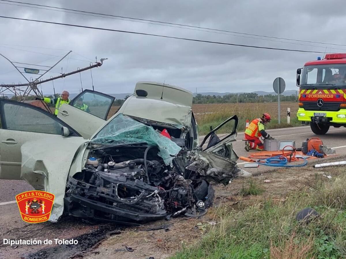 Dos heridos tras una colisión entre un turismo y un vehículo pesado