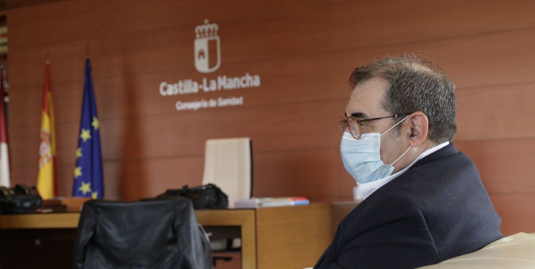 El consejero de Sanidad del gobierno castellanomanchego, Jesús Fernández Sanz, en entrevista con Europa Press