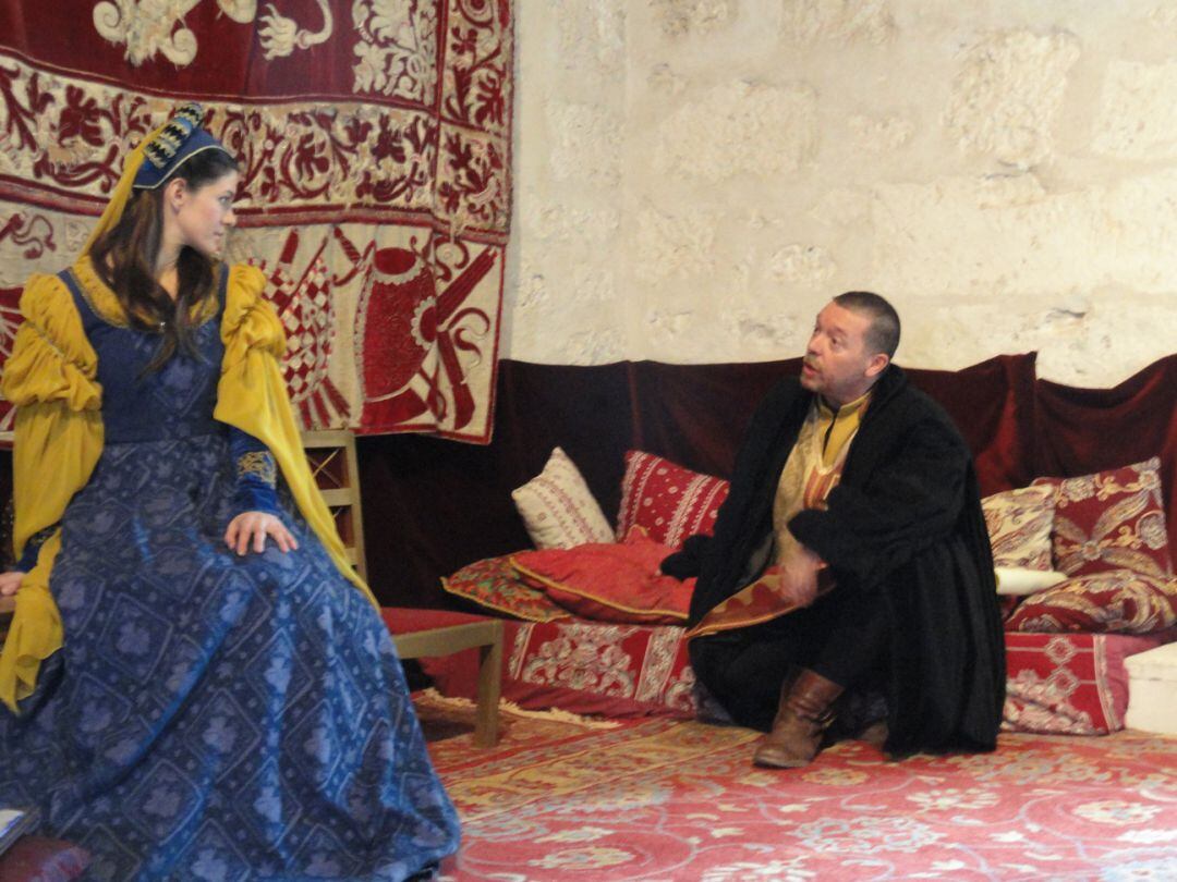 Escena de la anterior teatralización en el Castillo de Cuéllar