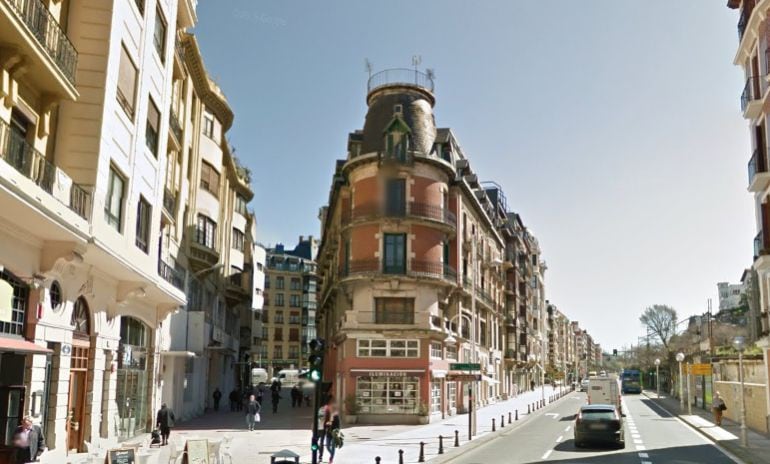 Imagen del edificio ubicado en la calle Miracruz, en el barrio donostiarra de Gros.