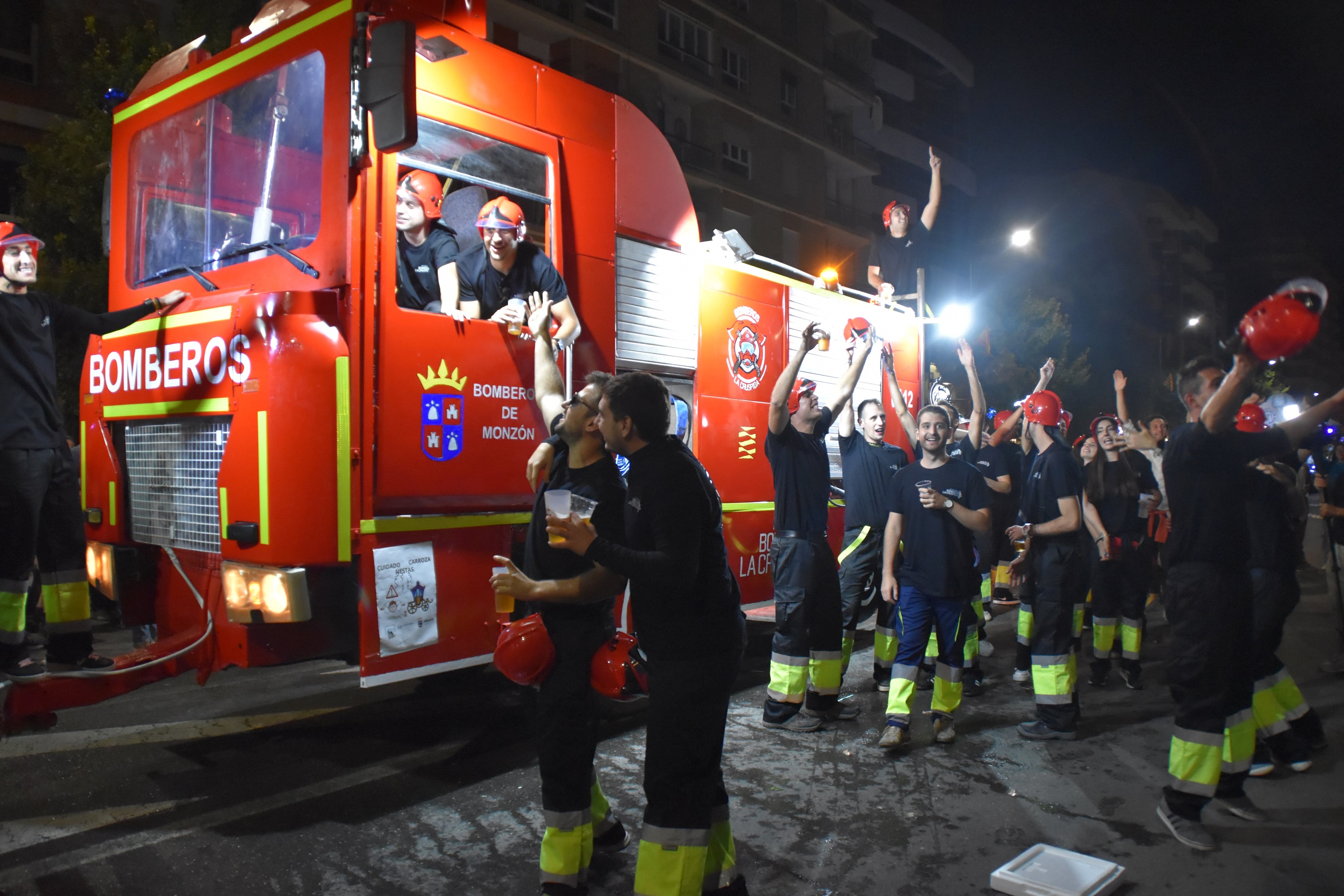 Carroza Ganadora, Los bomberos de Monzón. Foto: Ayuntamiento de Monzón