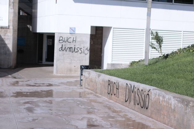 Pintadas en la Universidad de Barcelona.