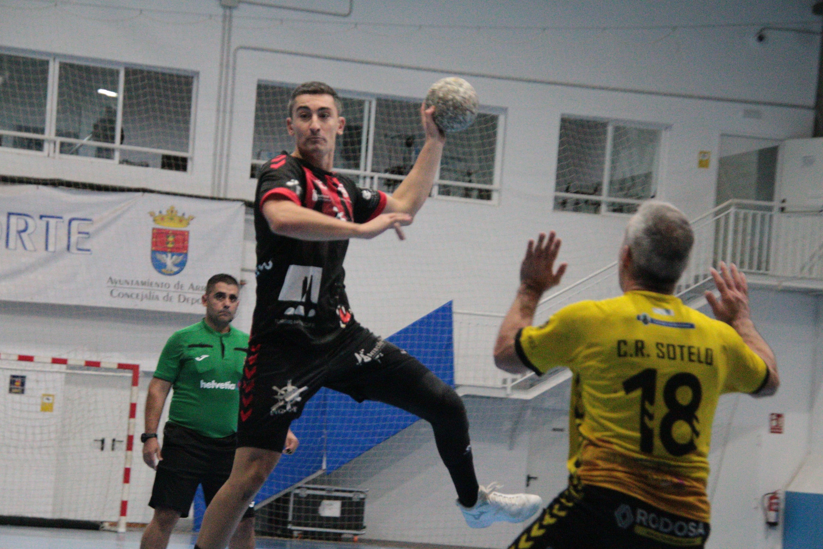 Lanzamiento del Balonmano Lanzarote Ciudad de Arrecife.