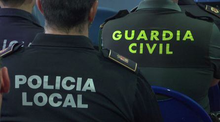 Numerosos agentes de la guardia civil y policia se han mostrado interesados en la jornada formativa