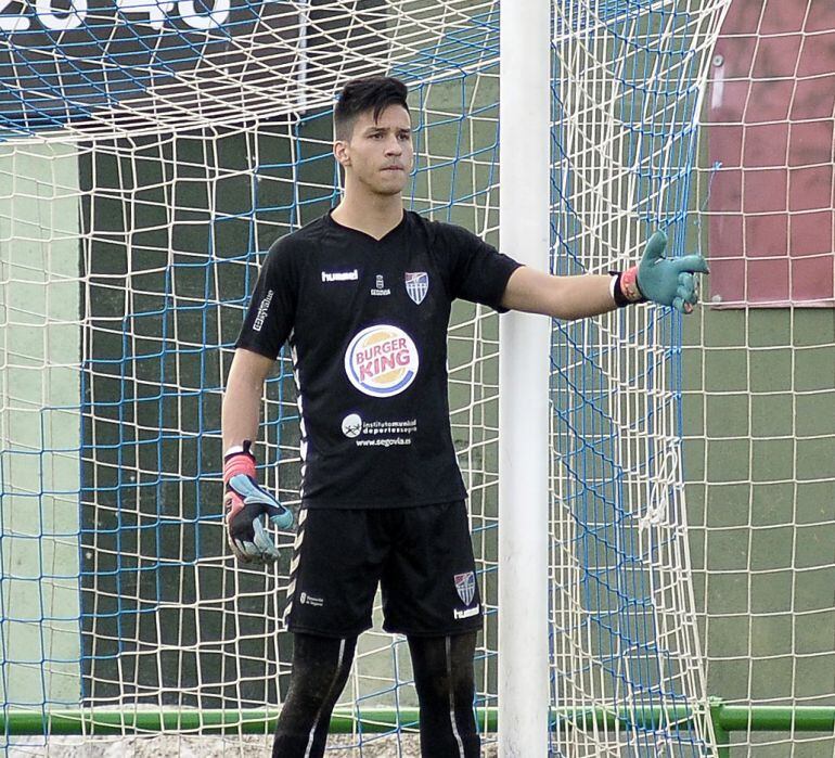 Christian durante un partido amistoso con la Gimnástica Segoviana