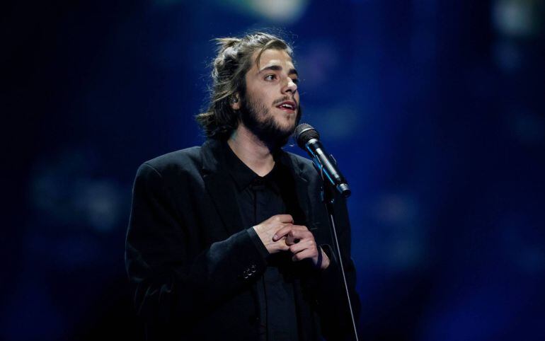 Salvador Sobral durante su actuación en Eurovisión 2017