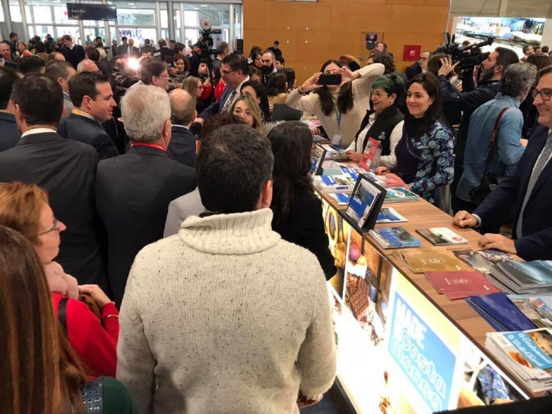 Día de la CV en Fitur. Visita del President, Ximo Puig, al stand de la Marina Alta.