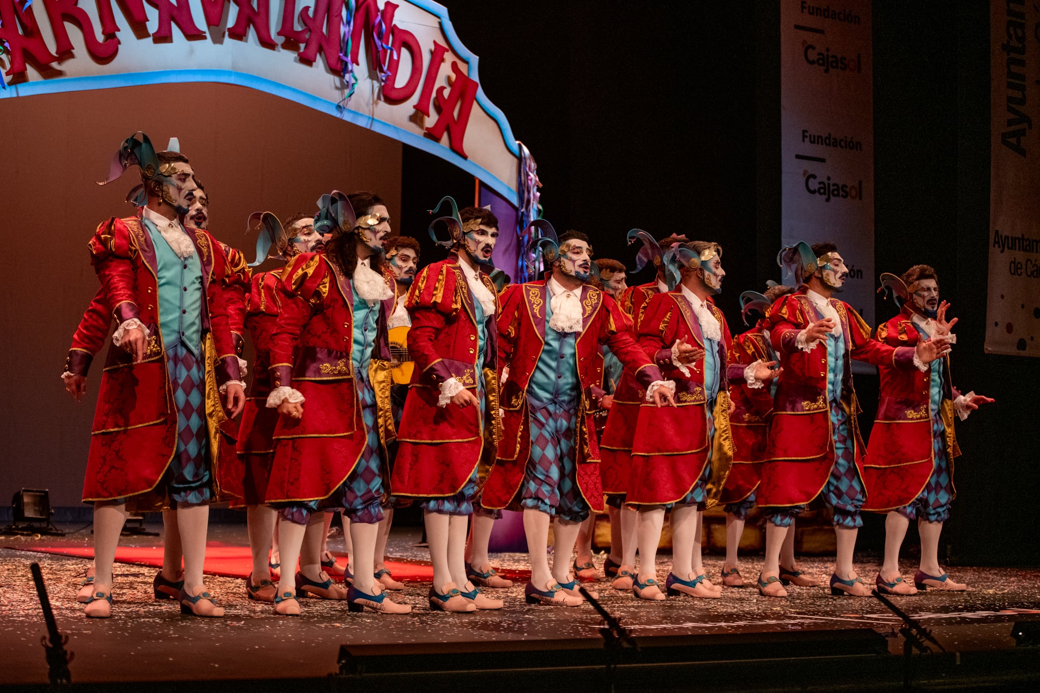 La comparsa de Andy, Carnavalandia, en el Gran Teatro Falla. Foto: Ayuntamiento de Cádiz.