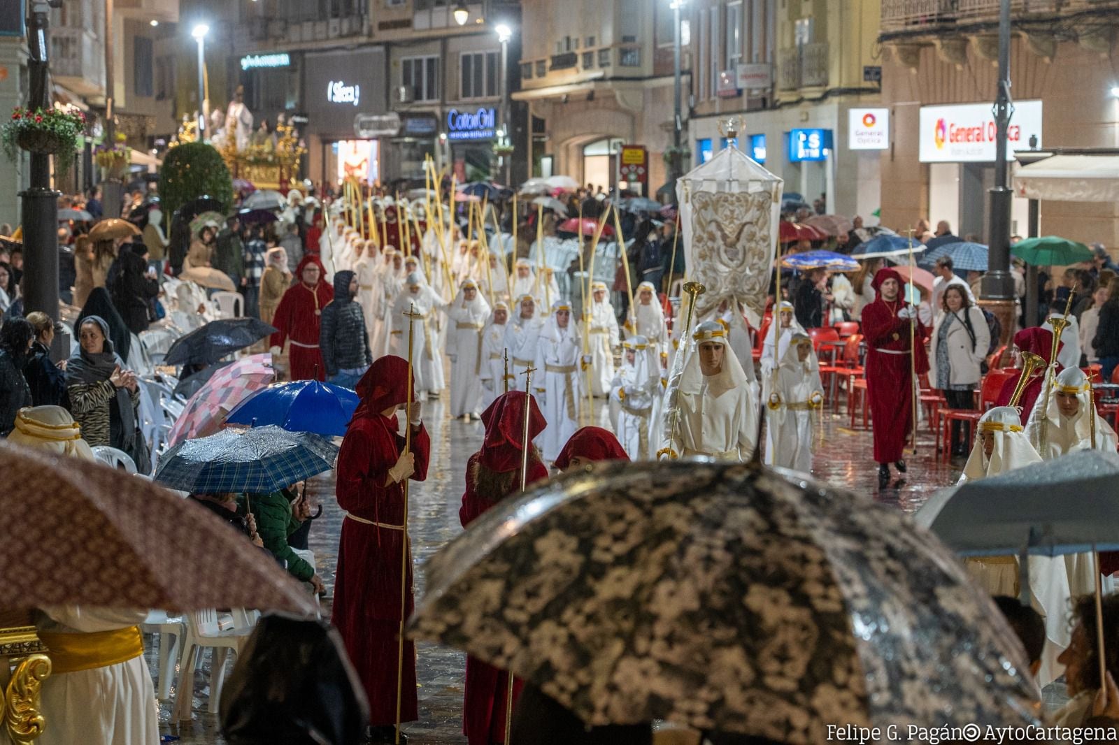 SociedadLa lluvia obliga a suspender la procesión de la Burrica del Domingo de Ramos