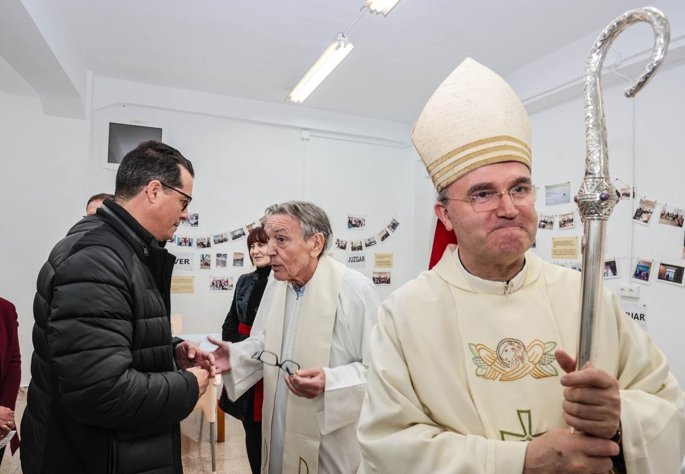 Bendición del obispo Munilla al centro &quot;Actívate en la Madurez&quot; en Elda, en el barrio de San Francisco de Sales.