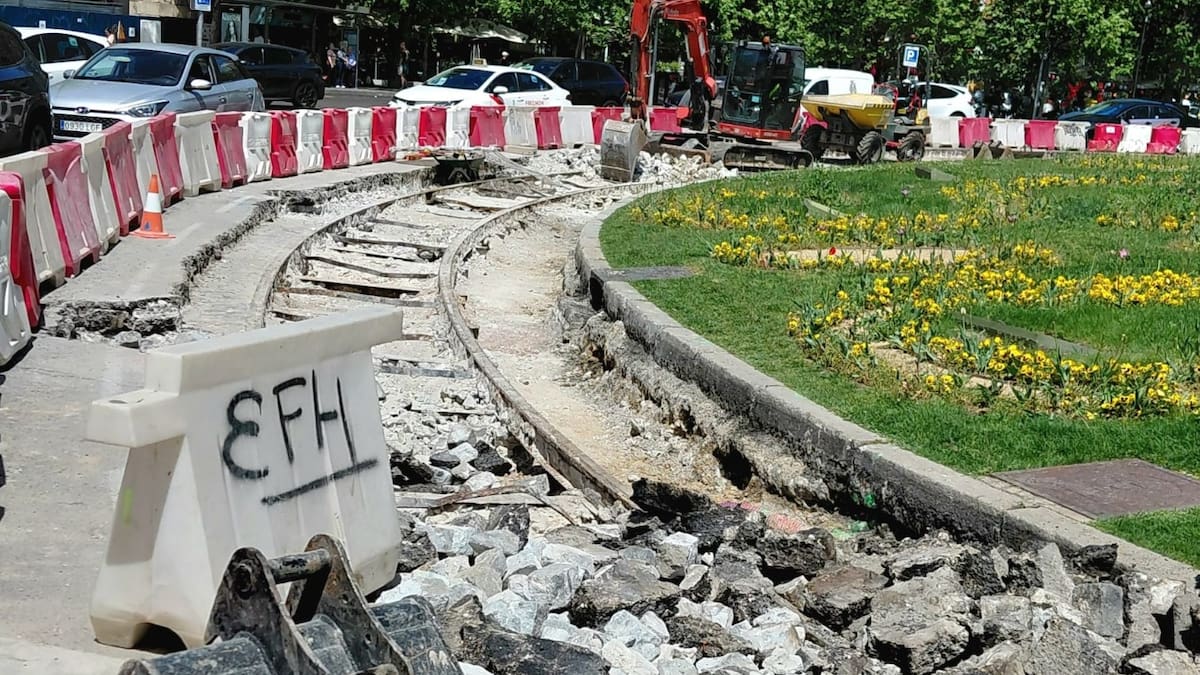 Aparecen restos del tranvía de Madrid en las obras de reforma del entorno de la Puerta de Alcalá