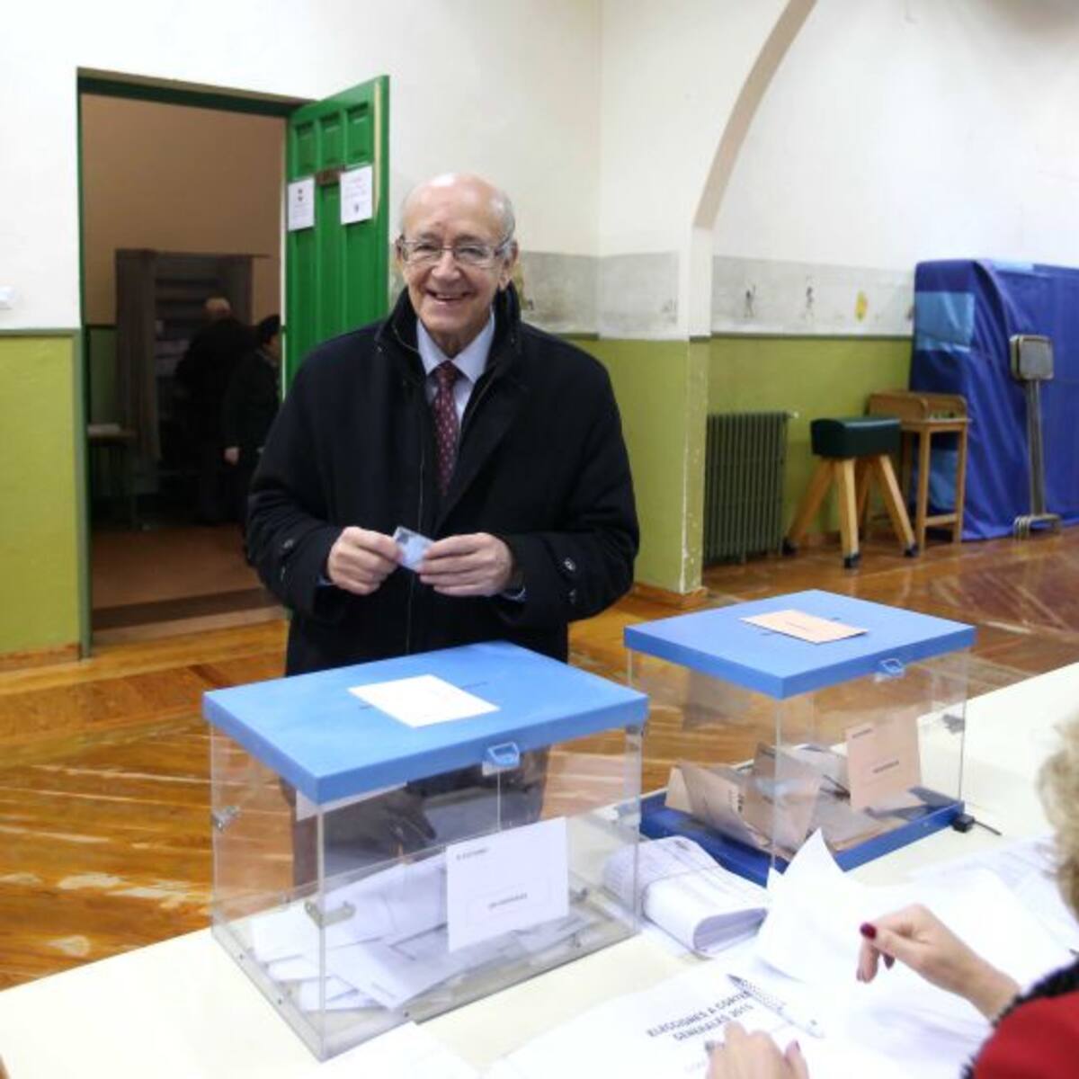 Cuando el candidato vota fuera