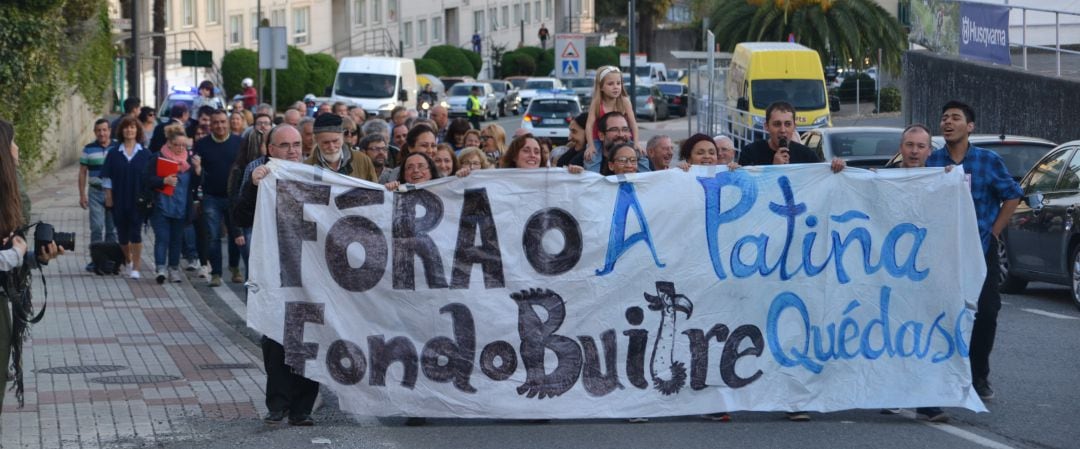 Manifestación en defensa de los vecinos de A Patiña