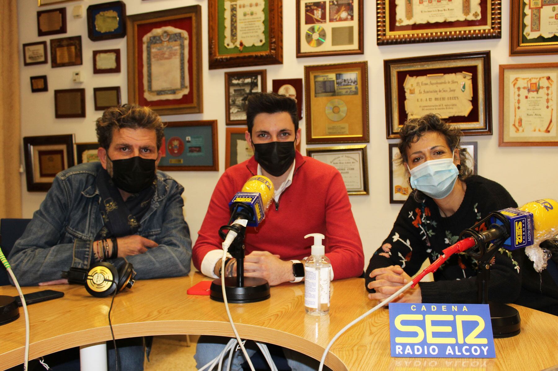 Leandro Terol, Nando Moncho y Anna Jordá en el estudio de Radio Alcoy
