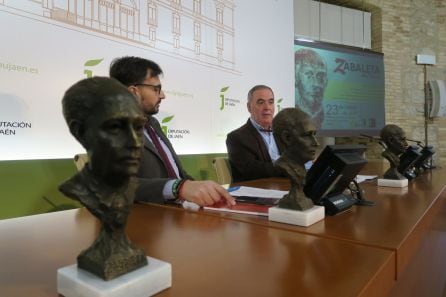 Juán Ángel Pérez y Manuel Vallejo durante la presentación de los premios