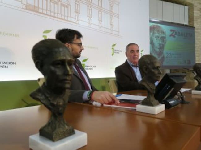 Juán Ángel Pérez y Manuel Vallejo durante la presentación de los premios