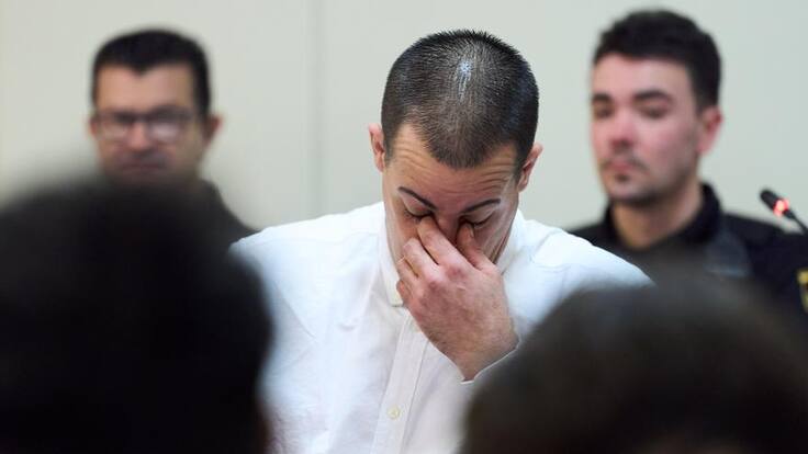 La fiscal del caso contra el acusado de asesinar a su mujer y a su hija de once meses en Liaño