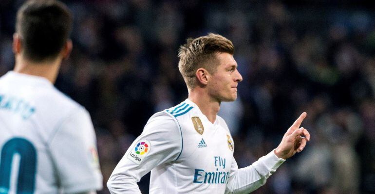 Toni Kroos celebra su gol ante la Real Sociedad