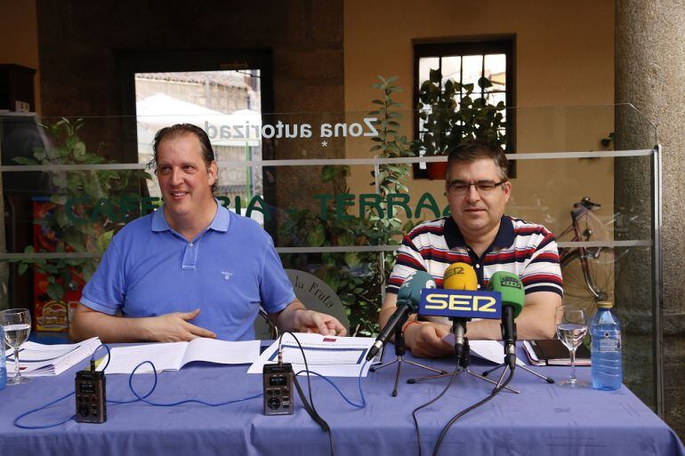 Sánchez Ferrero y López detallan las aportaciones que ha hecho su asociación al documento elaborado por el Ayuntamiento